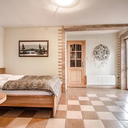 Dom Goscinny Lady Neli Unieście